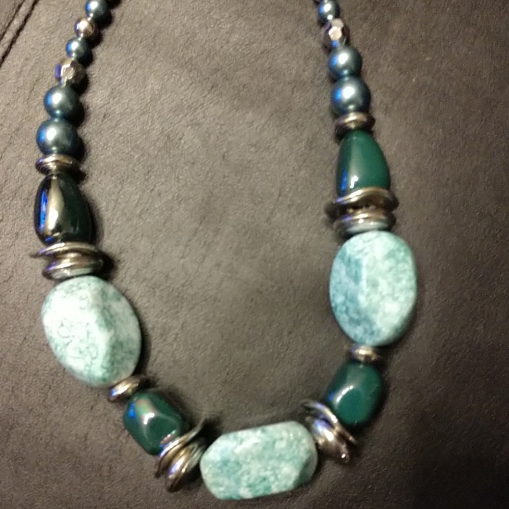 Necklace Set - Picture 3 of 3